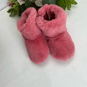 Cozy Plush Pink Faux Fur Slippers